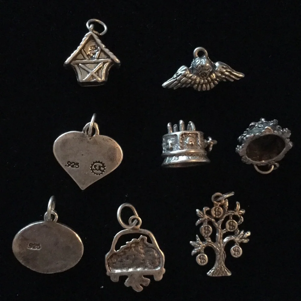 - 8 Vintage solid Sterling silver 925 charms bundle lot - Picture 2 of 2